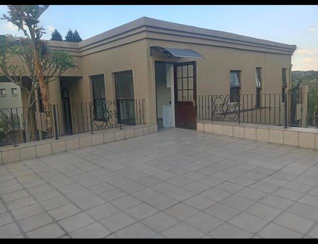 6 BEDROOM PROPERTY TO RENT IN KYALAMI ESTATE